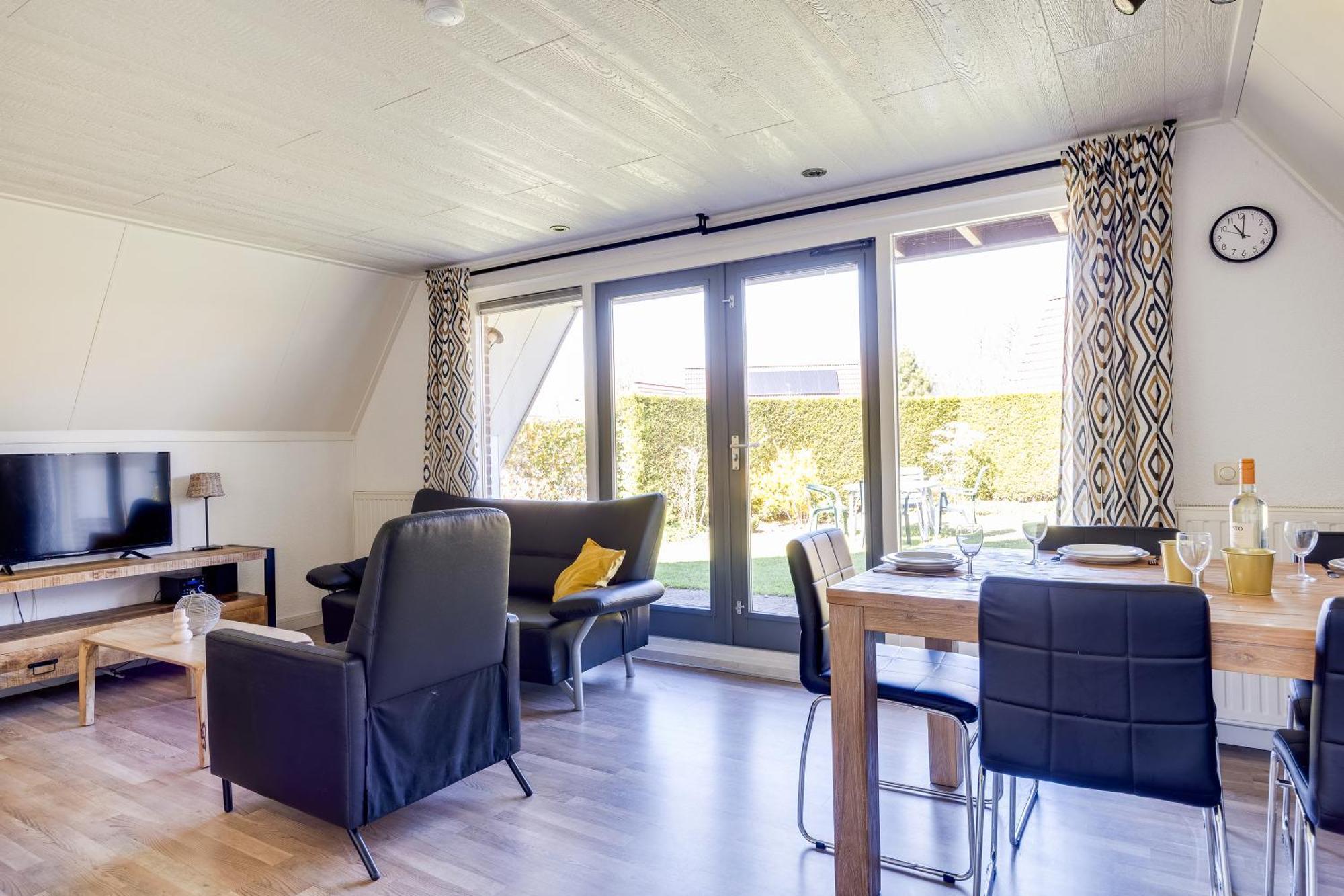 Aalscholver I Nette Vrijstaande Vakantiewoning Zwiggelte